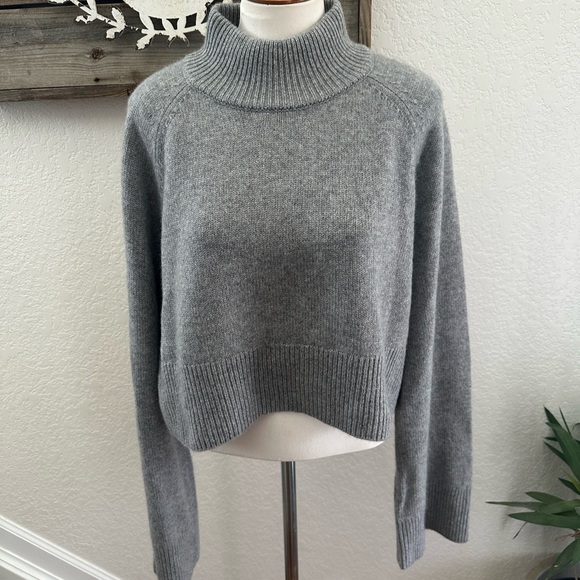 Reformation Garret Heather Gray Turtleneck Sweater size Large 100% cashmere